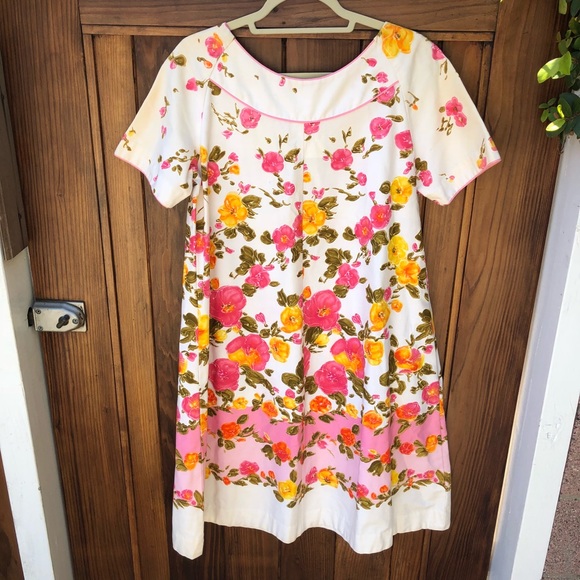 Vintage 1960s floral swing dress - Picture 4 of 6